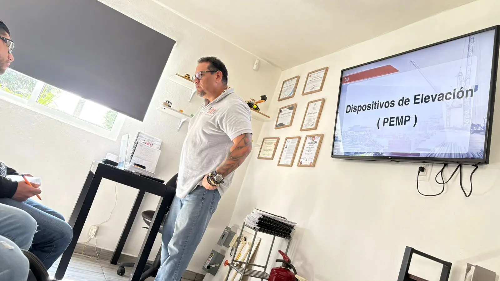Icono de cursos presenciales en Taddle Training